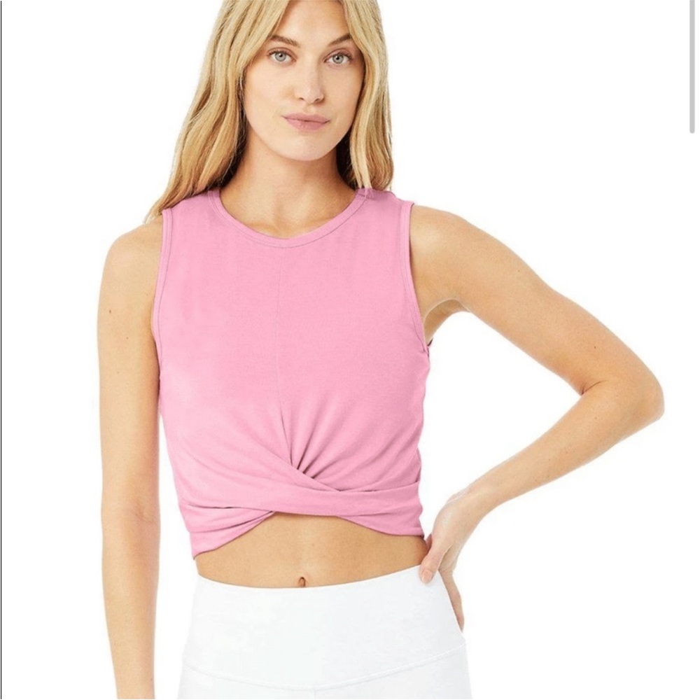 ALO Yoga Cover Tank Parisian Pink Twist front size large‎